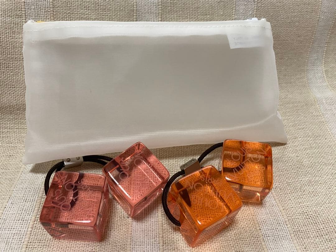 ルイヴィトン　LOUIS VUITTON ヘアキューブ　２個セット　ポーチ付