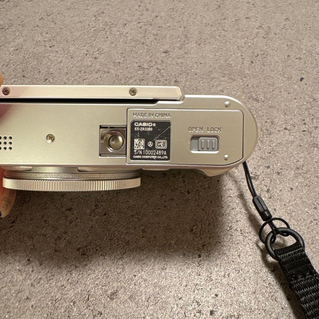 EXILIM EX-ZR3200 デジタルカメラ