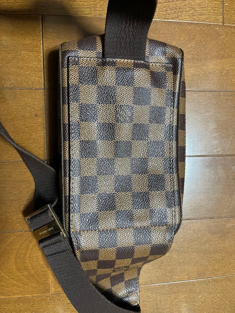 ダミエパターン ボディバッグ