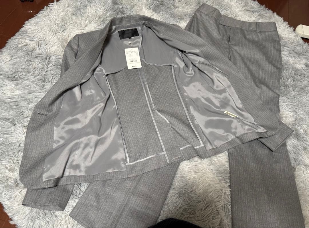 ★新品タグ付　UNTITLED グレー パンツスーツ