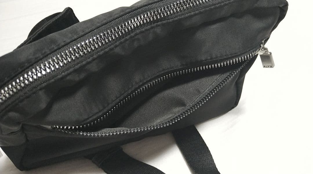 【美品】 1017 ALYX 9SM ボディバッグ ブラック ショルダーバッグ