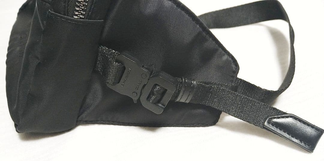 【美品】 1017 ALYX 9SM ボディバッグ ブラック ショルダーバッグ