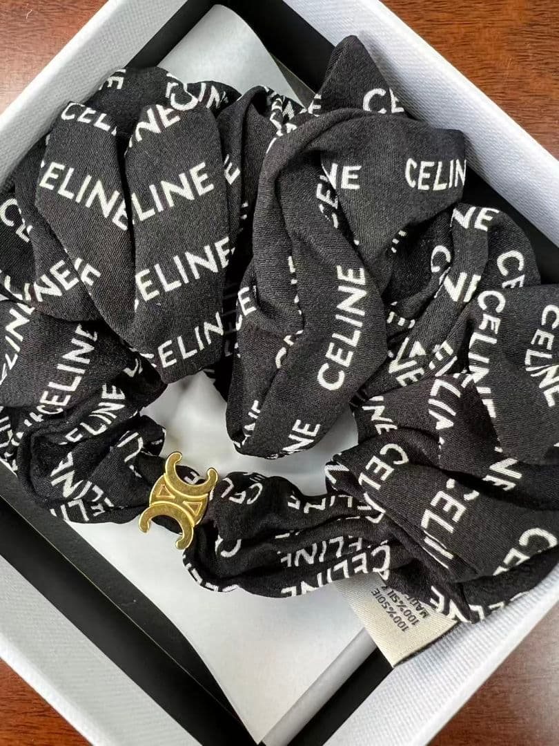 CELINE シルク ロゴシュシュ ブラック