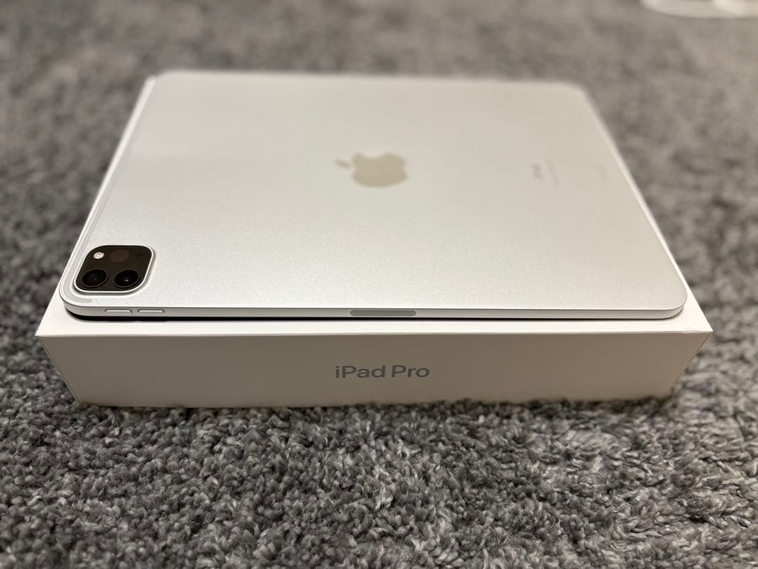 iPad Pro (11インチ) 第3世代 128GB ESRケース付き