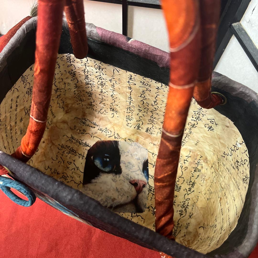 金魚鉢の側の猫 一閑張り バッグ かごバッグ ハンドバッグ 猫 茶トラ キジトラ