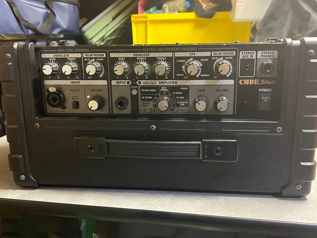 Roland CUBE Street 路上ライブ用ポータブルアンプ　ギターアンプ