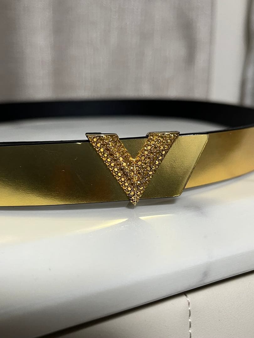 Louis Vuitton ゴールド V字型ベルト