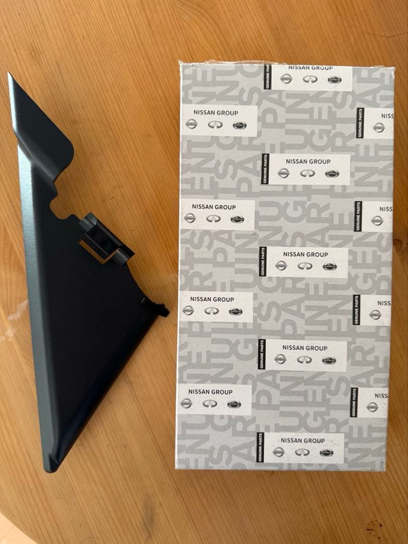 純正 スカイラインGT-R BNR34 ドアミラーコーナーカバー (左のみ新品)