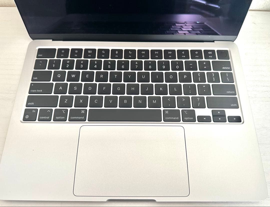 MacBook Air 13シルバー M3,256gb US 英字 キーボード