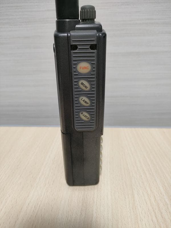 AOR 広帯域受信機 AR8000　530khz～1900Mhz 中古現状品