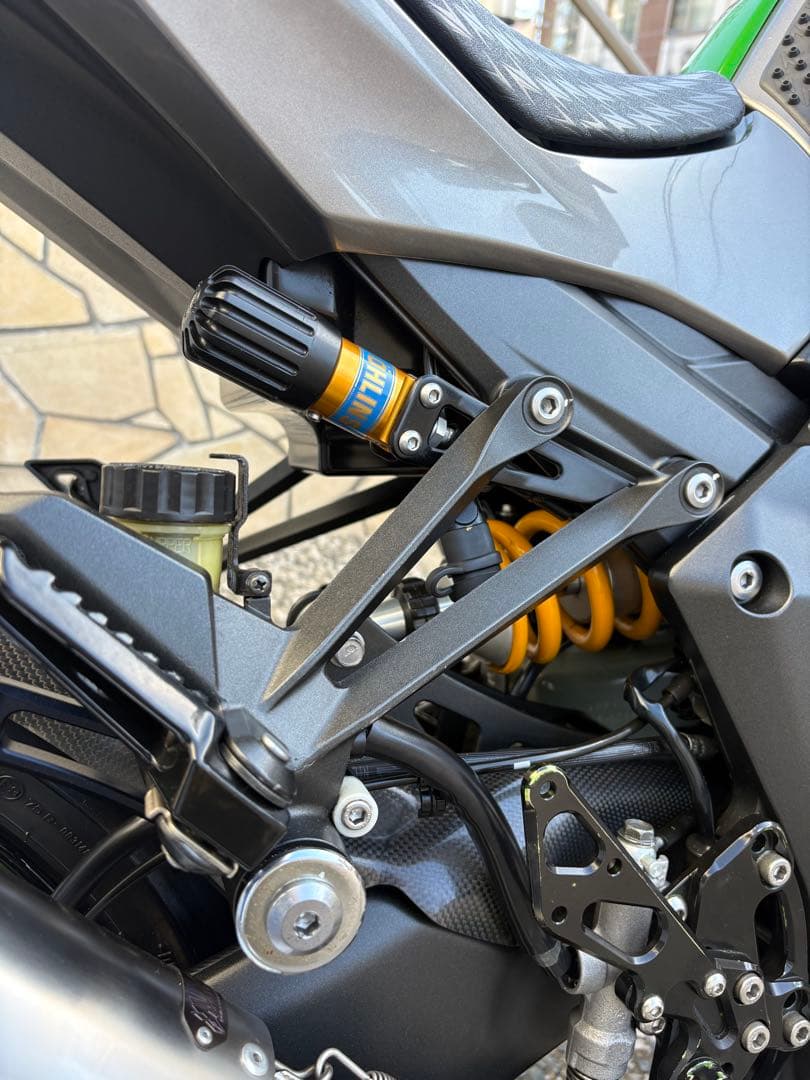 OHLINS サスペンションKA010