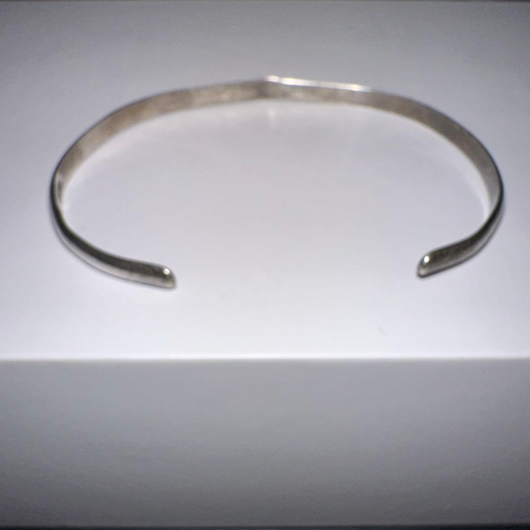 ARIZONAシルバー 装飾的オープンバングル