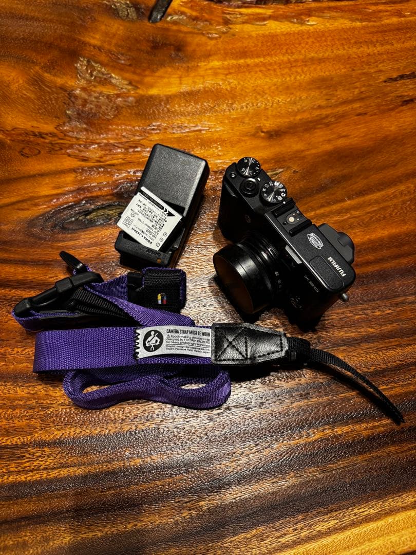 オールドコンデジ FUJIFILM フジフィルム X20 プレミアムコンデジ