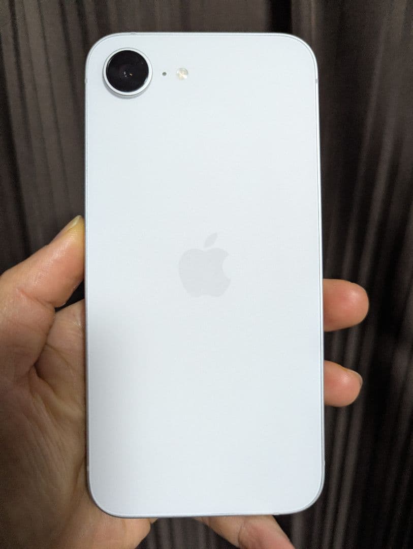 未使用に近い IPhone 16e 128GB ホワイト（日本版）