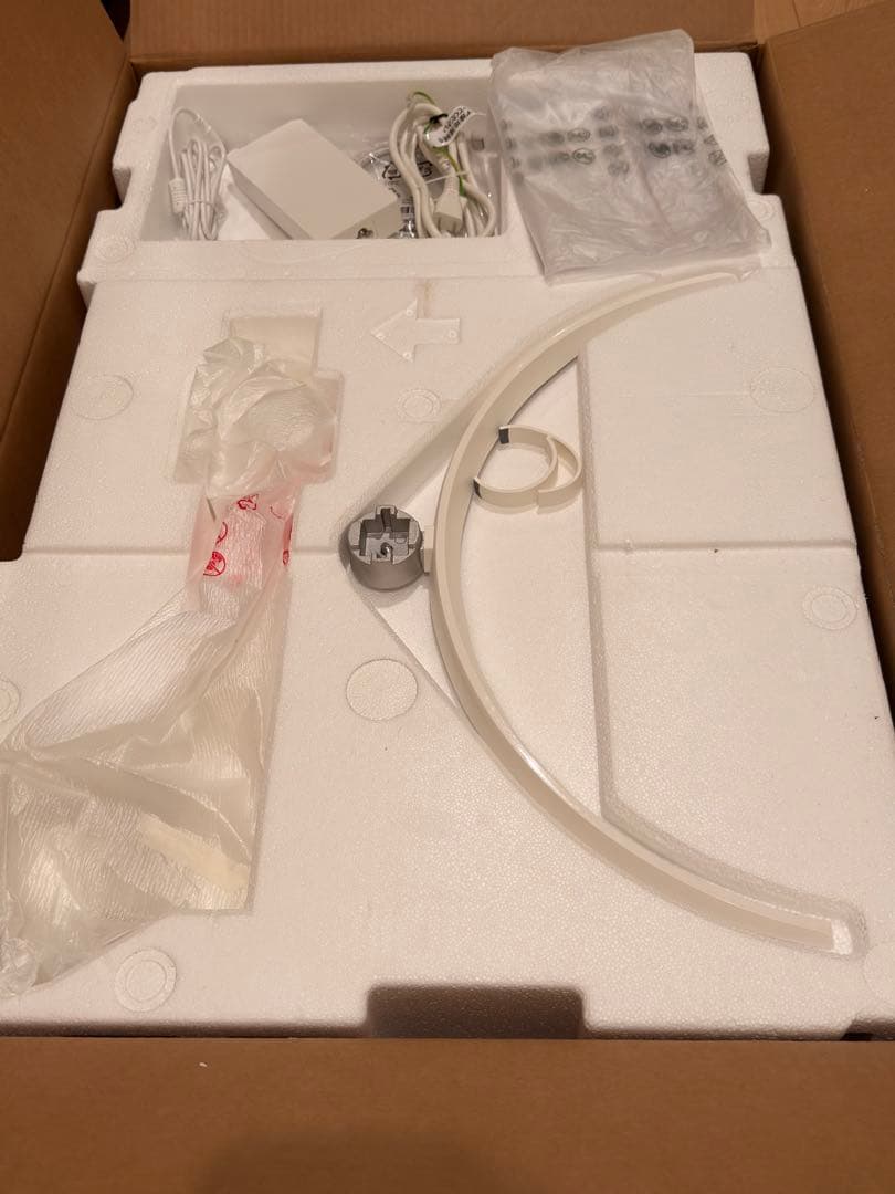 美品 LG 32インチ 4K スマートモニター 32SQ730S-H 白