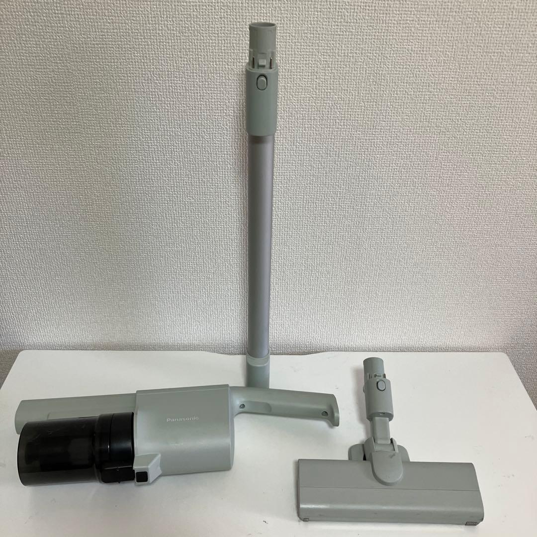 ⭐パナソニック掃除機 コードレス 軽量 スティック サイクロン MC-SB33J