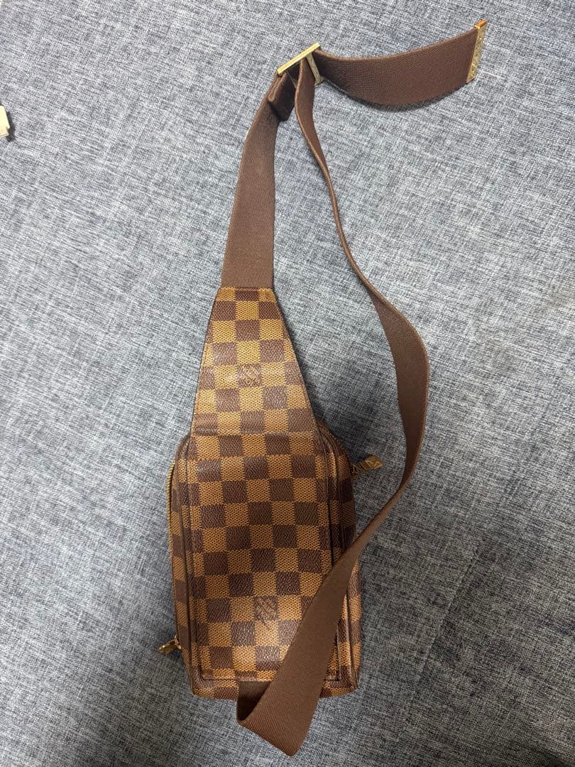ルイ・ヴィトン　ボディーバッグ　ダミエ