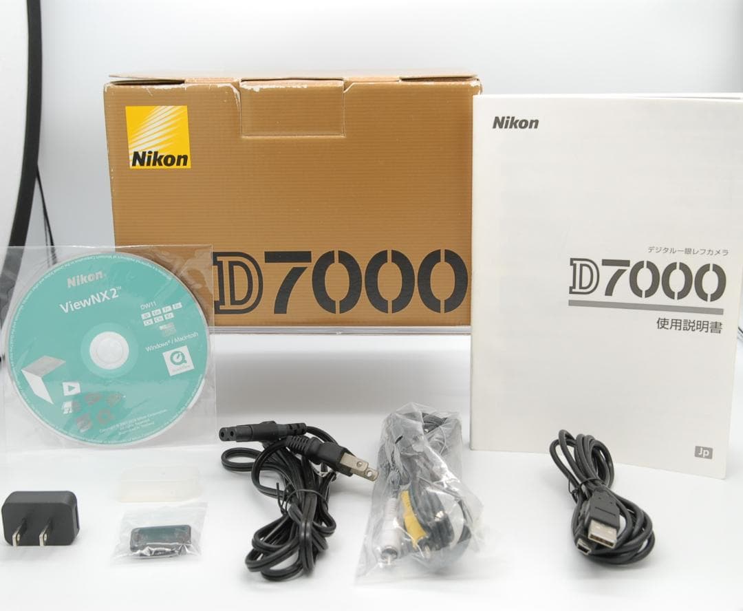Nikon D7000 元箱付 28-200mm 動作品 44650枚 動作品