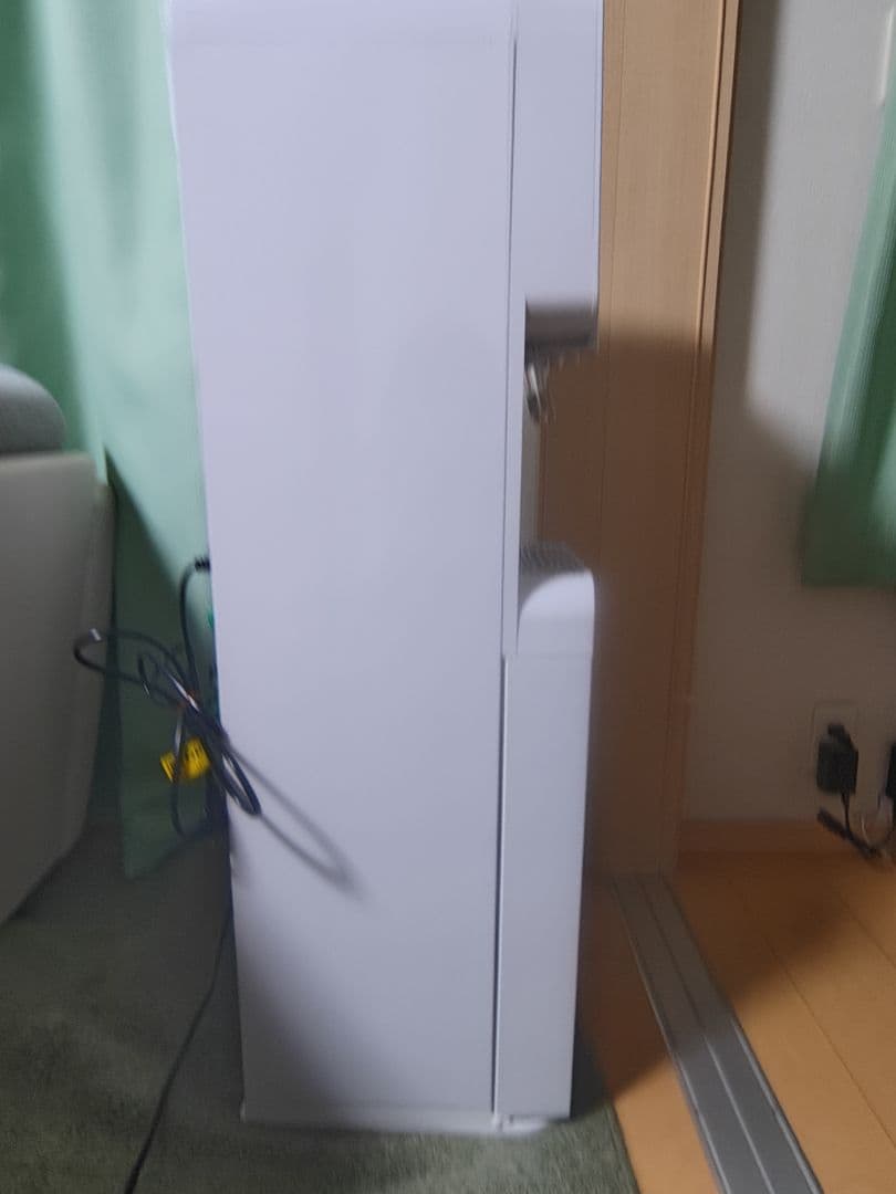 プレミアムウォーター　 ウォーターサーバー本体　famfit ホワイト