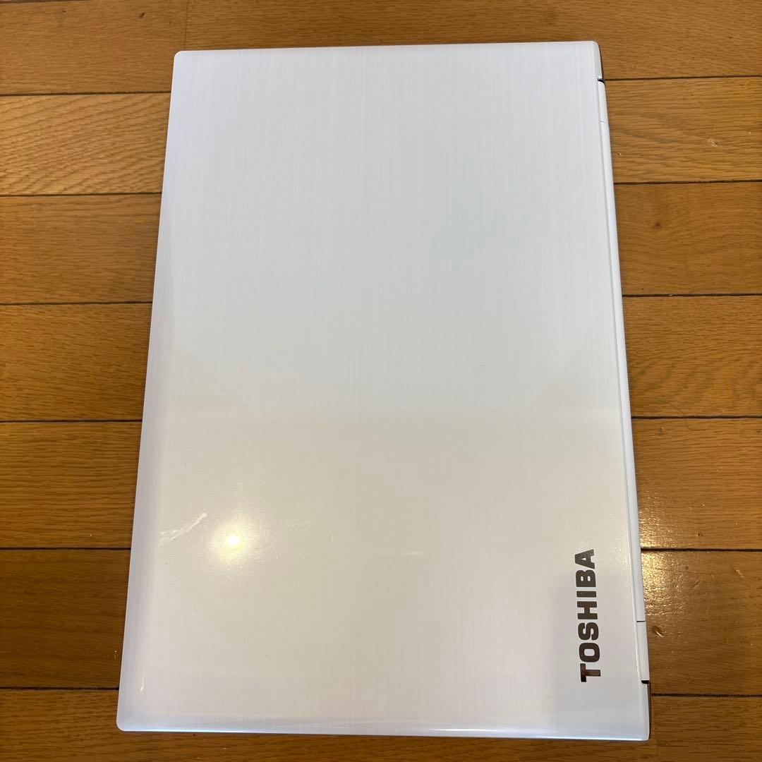 美品 東芝Dynabook T55/BW Core i3-6100U Win11