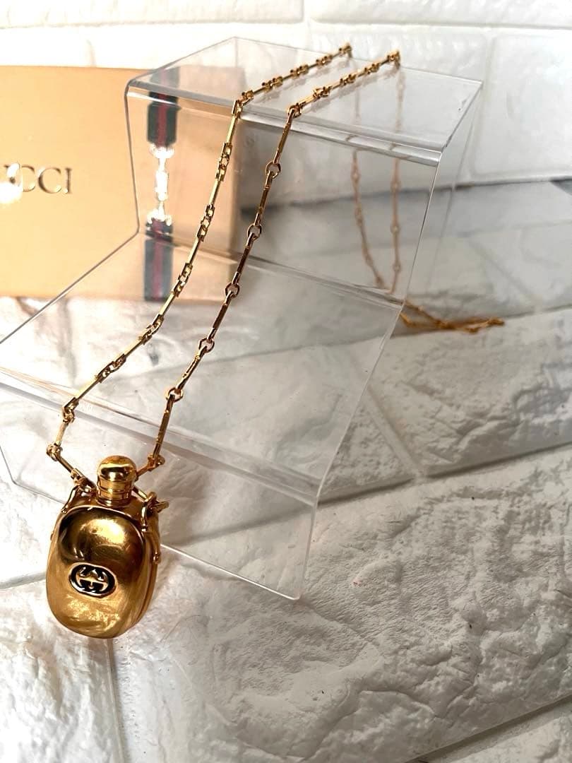 しゅーGUCCI パフュームボトル 香水瓶 ネックレス ゴールドペンダント