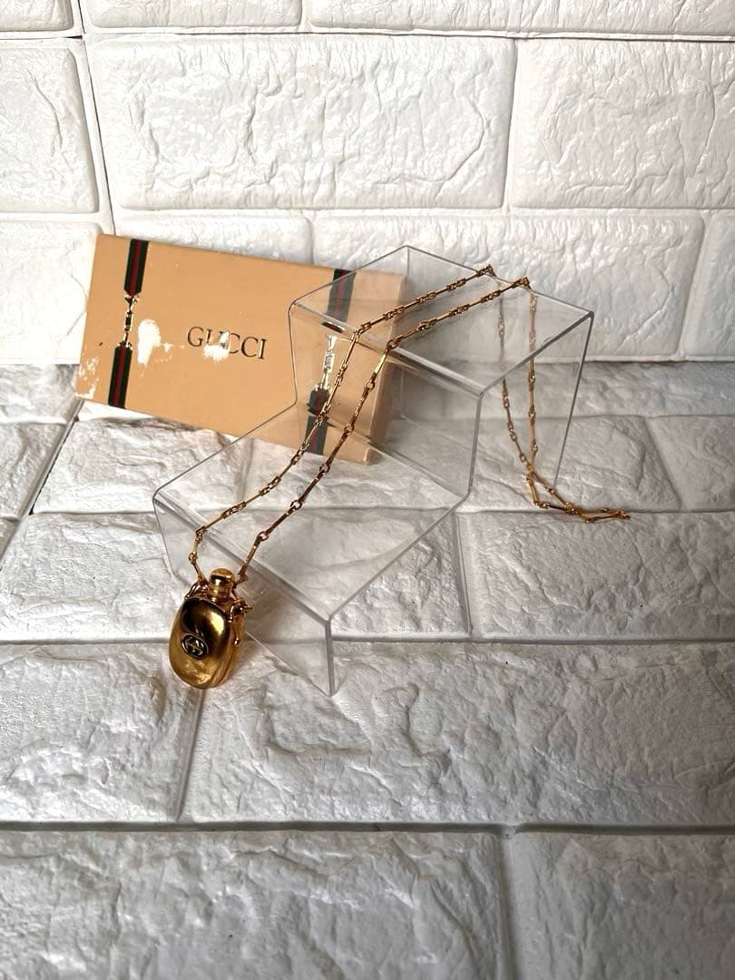 しゅーGUCCI パフュームボトル 香水瓶 ネックレス ゴールドペンダント