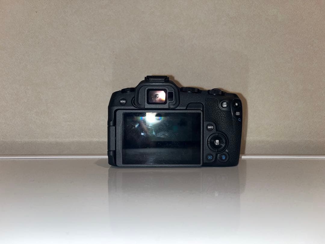 Canon EOS R8 ボディ