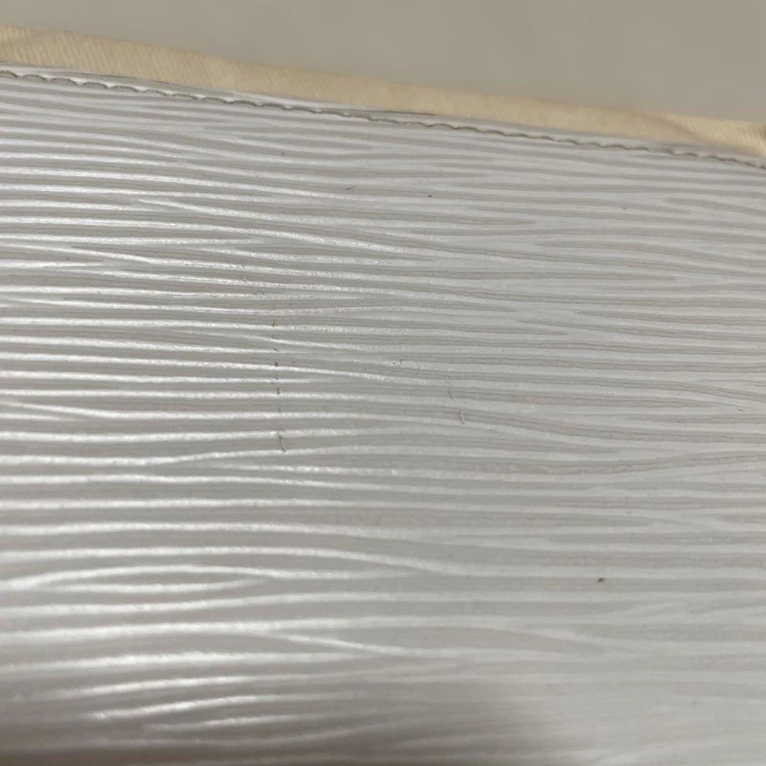 LOUIS VUITTON エピ ジッピーパース