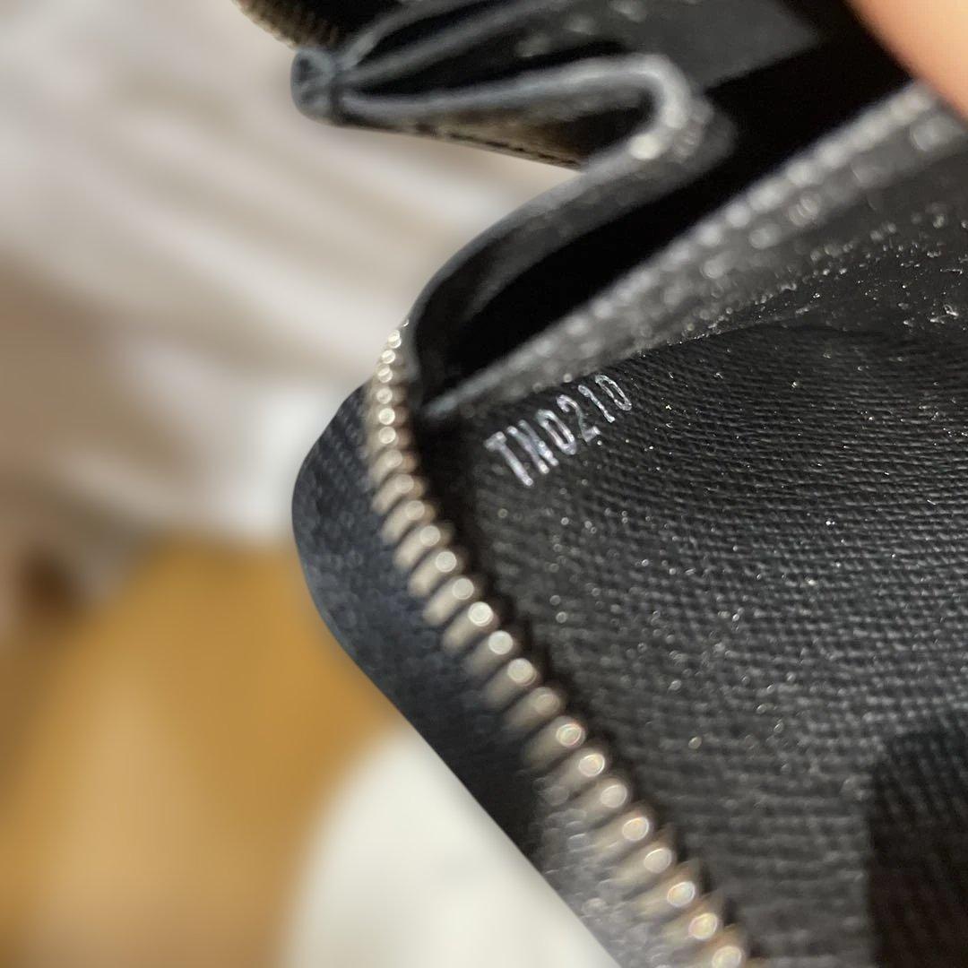 LOUIS VUITTON エピ ジッピーパース
