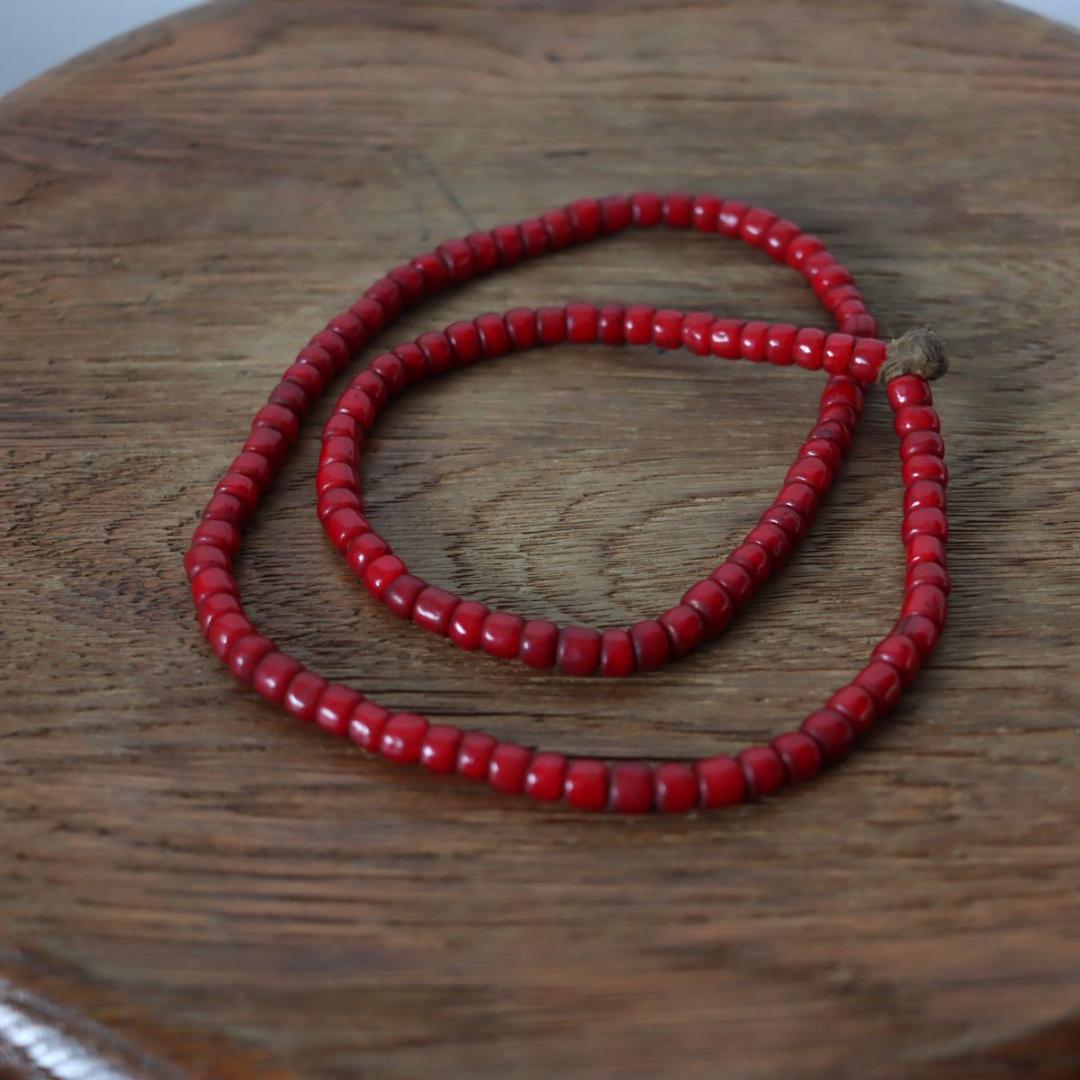 希少!! ホワイトハーツ オールドビーズ 7ミリくらい 一連 濃赤 血赤