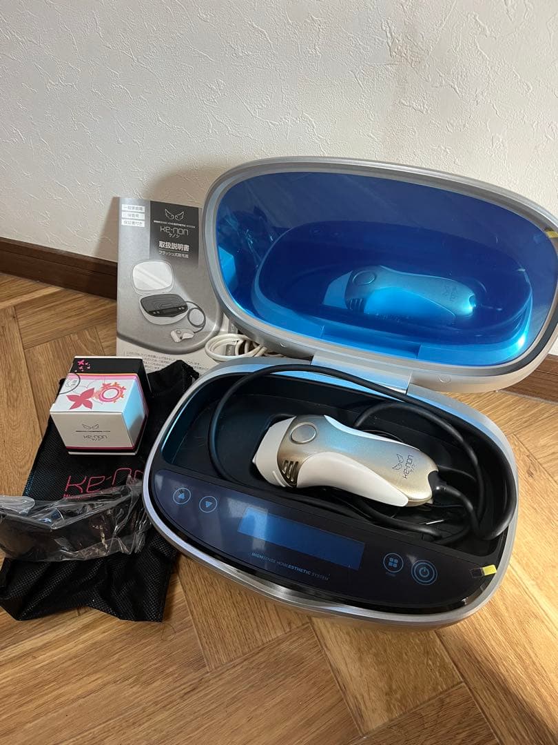 ケノン　光脱毛器 専用ケース付属　カートリッジ付き