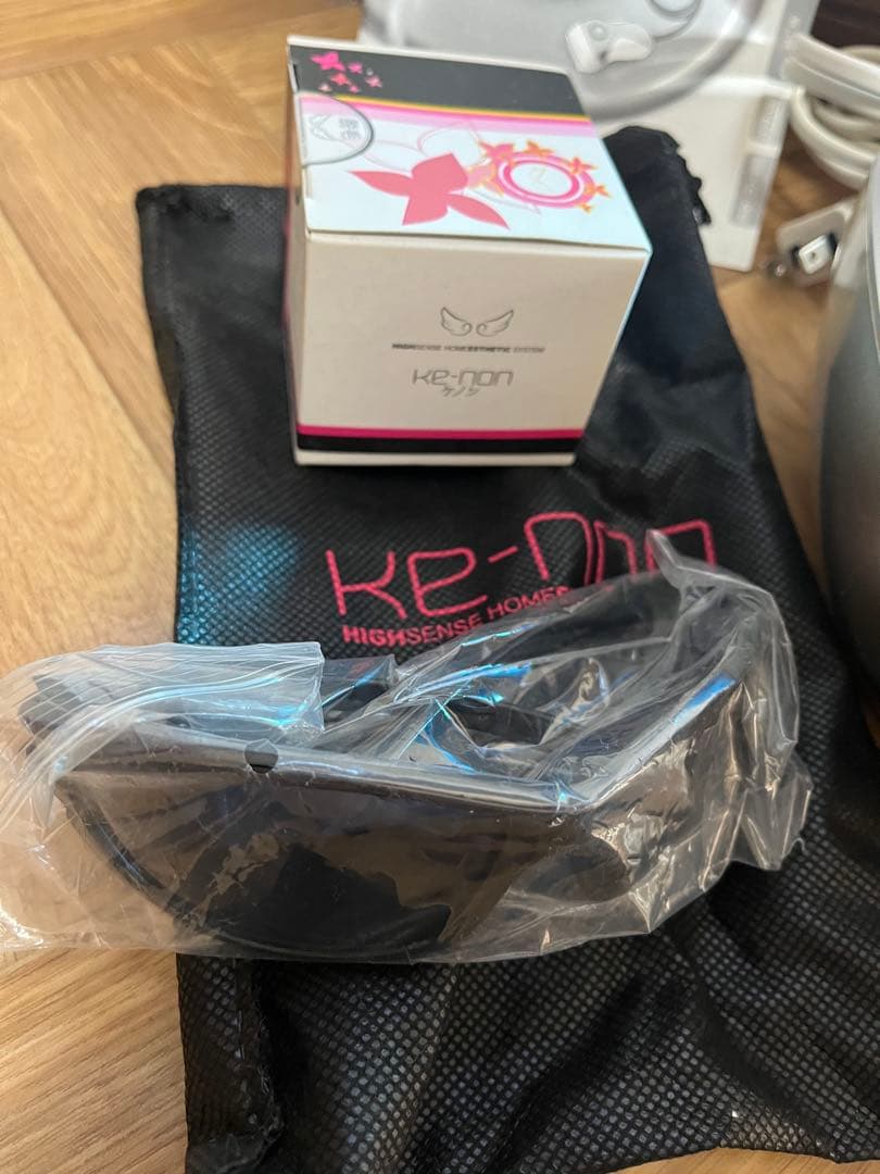 ケノン　光脱毛器 専用ケース付属　カートリッジ付き