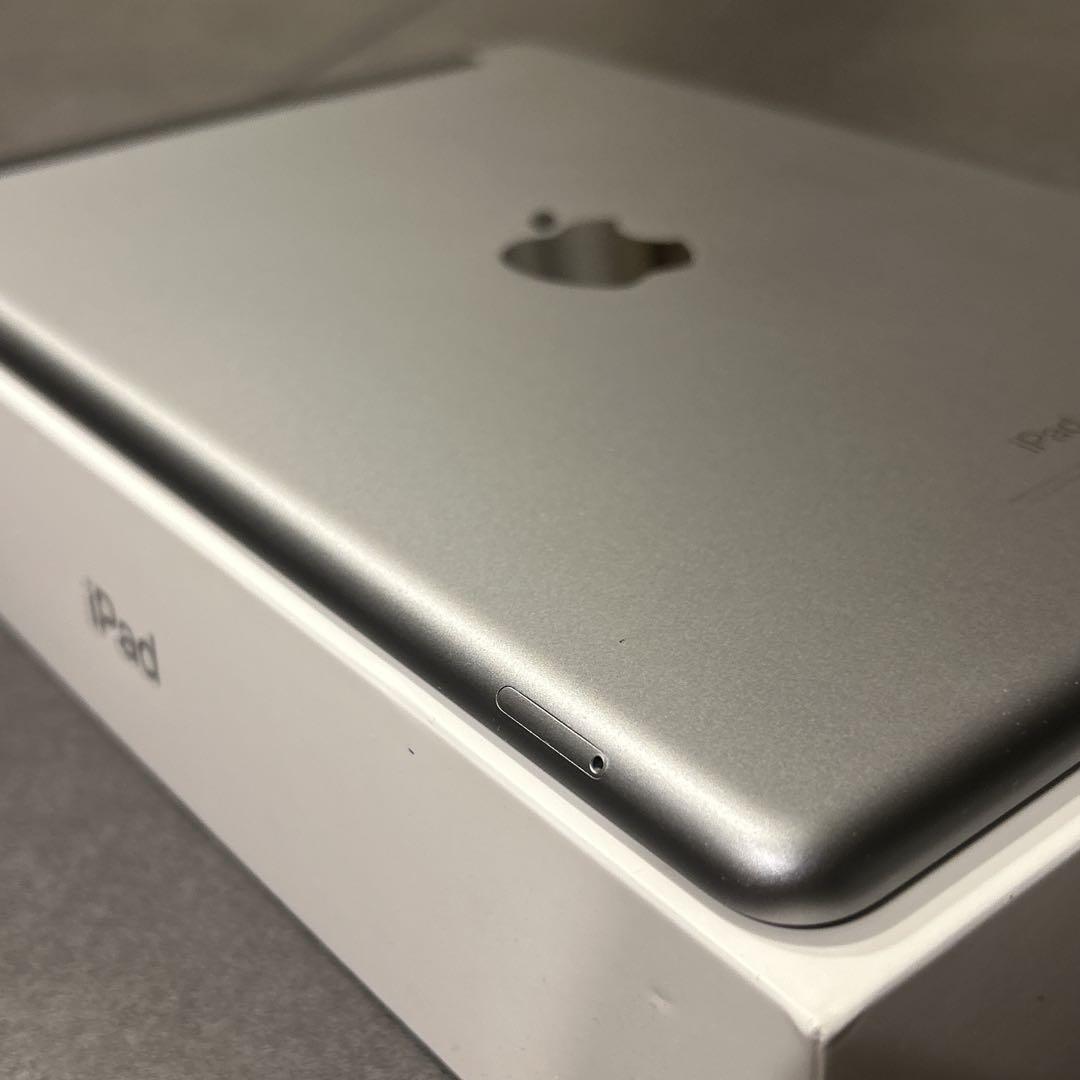 iPad 第6世代 32GB SIMフリー Wi-Fi+Cellularモデル
