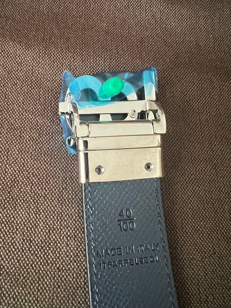 新品　バーバリー　TB ロゴ　レザー　ベルト　サイズ100 幅3センチ　黒