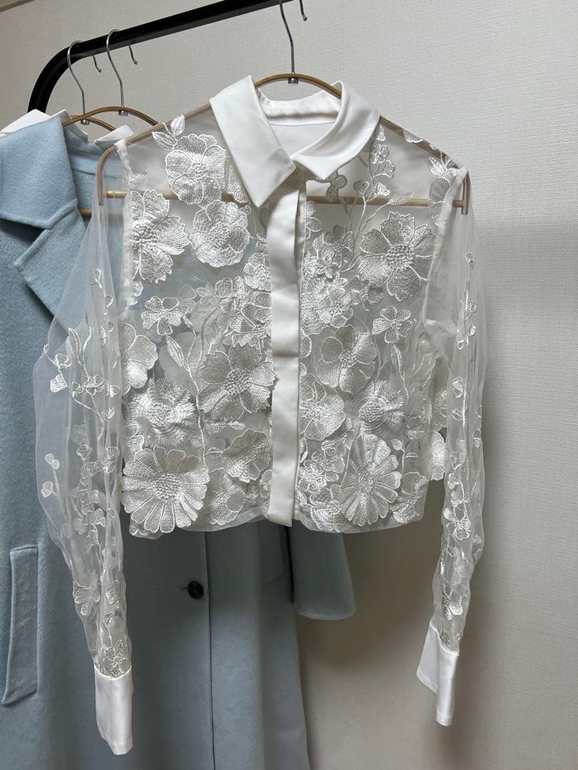 トップス Sheller 3D flower X embroidery blouse