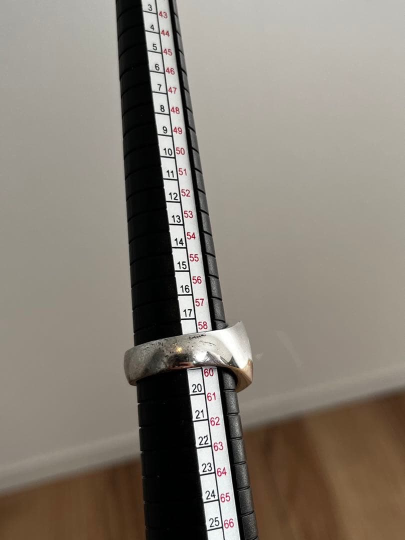 トムウッド シグネットリング グリーンマーブル 60