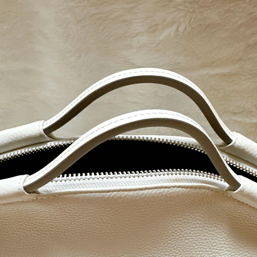 美品 eccoホワイトレザー ハンドバッグ ダブルハンドル