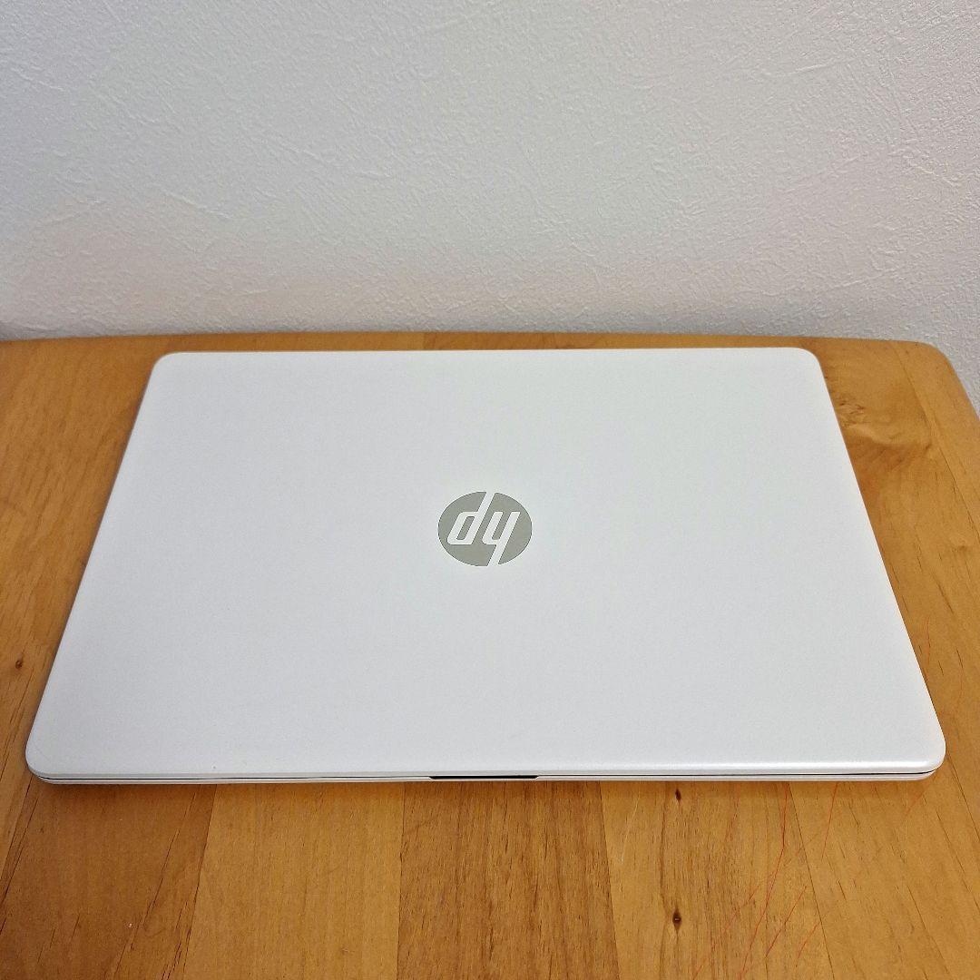 HP Laptop 15s-eq1xxx ノートパソコン　ホワイト 充電器付