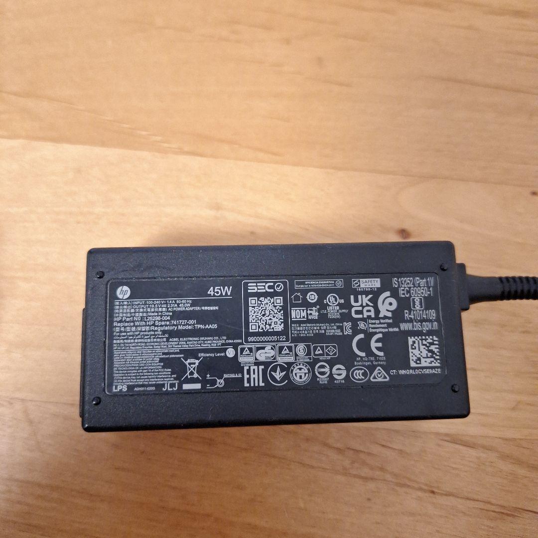 HP Laptop 15s-eq1xxx ノートパソコン　ホワイト 充電器付