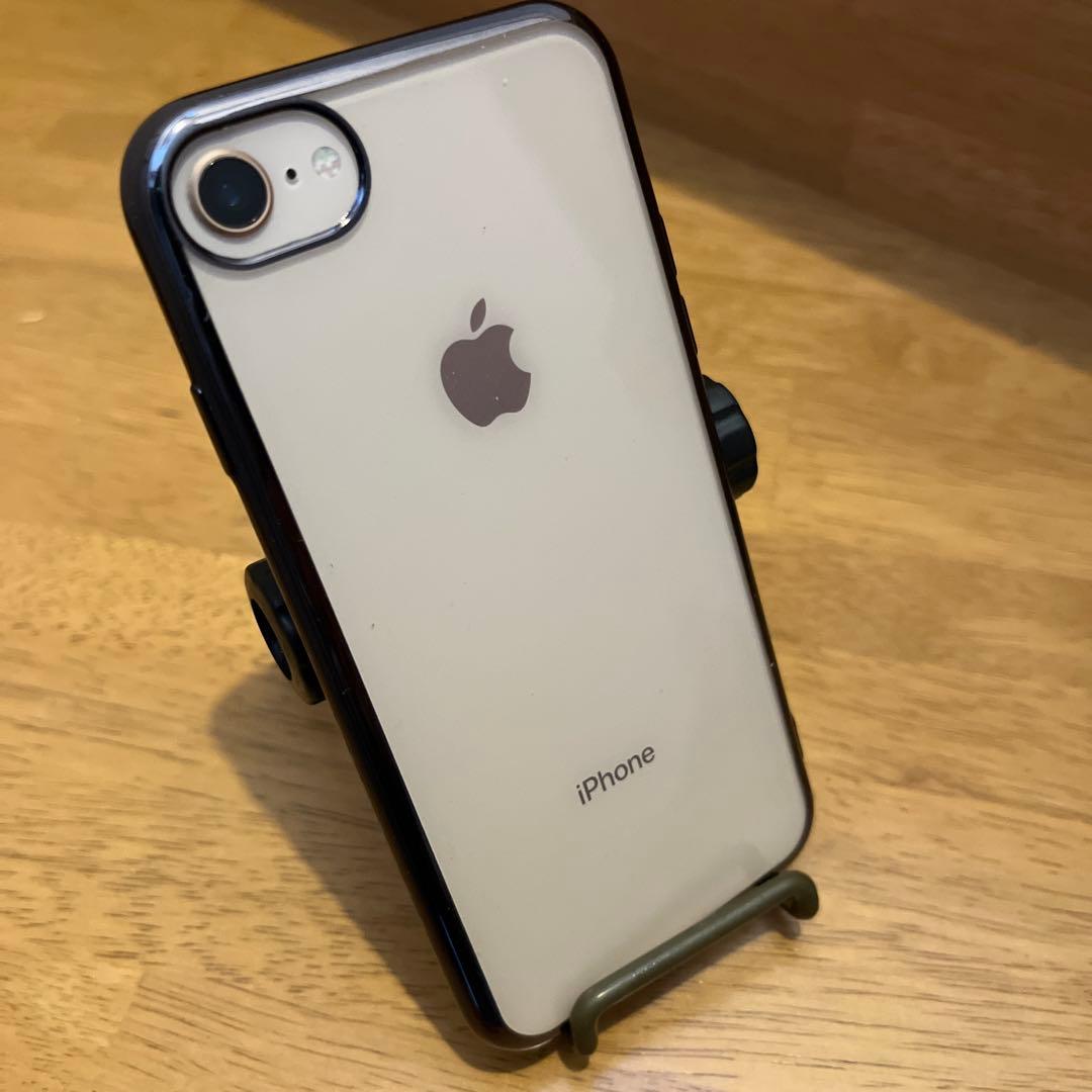 美品　iPhone8 本体