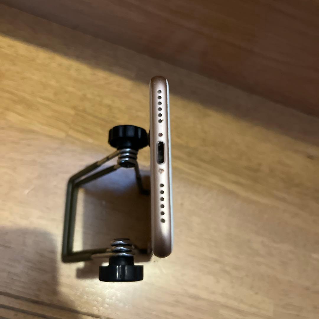 美品　iPhone8 本体