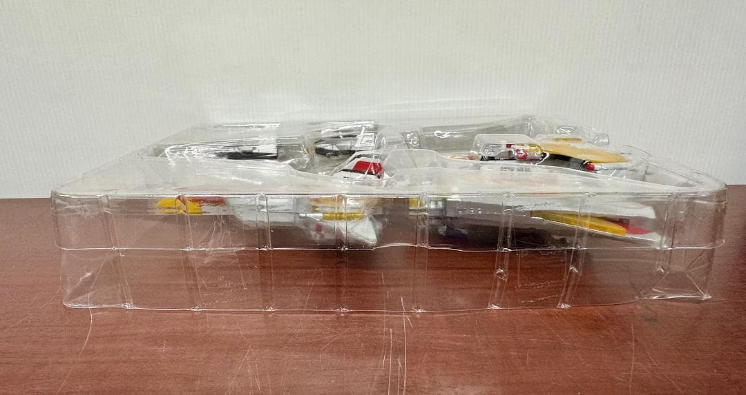 742 本体未使用 プレミアムバンダイ ウルトラマンメビウス ガンフェニックス