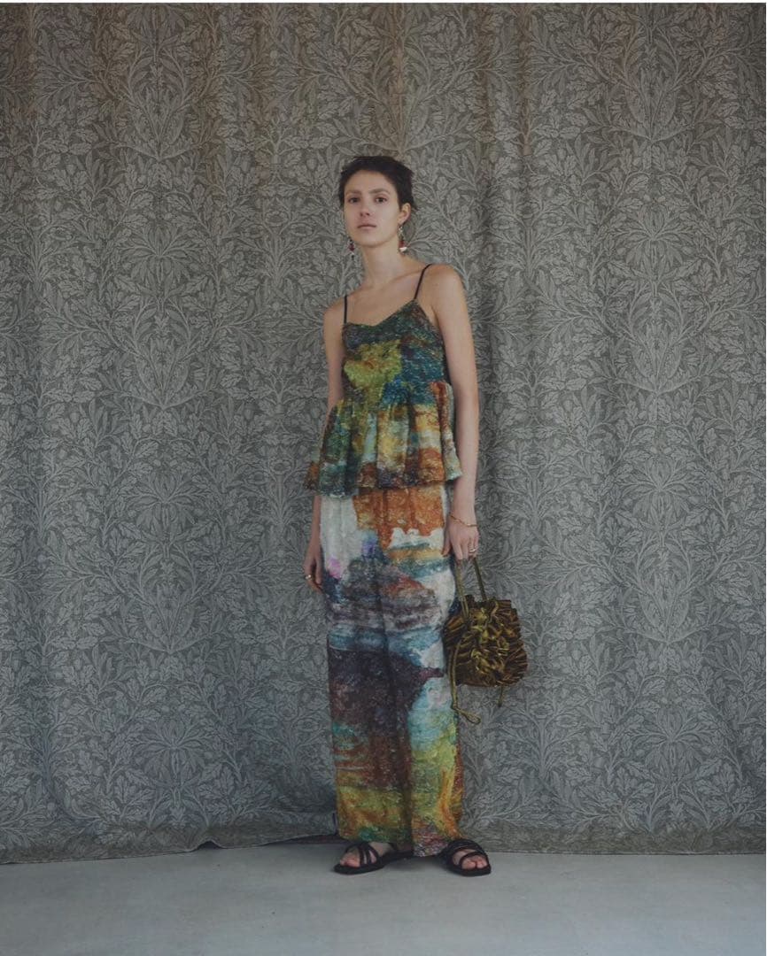 トップス MEDI RACHEL FLUFFY ART CAMISOLE