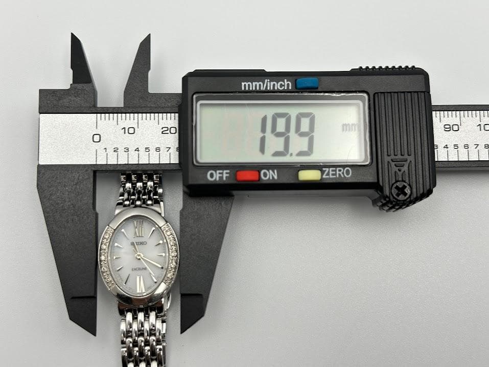 SEIKO エクセリーヌ V117-0AV0 腕時計 ソーラー オーバル 921