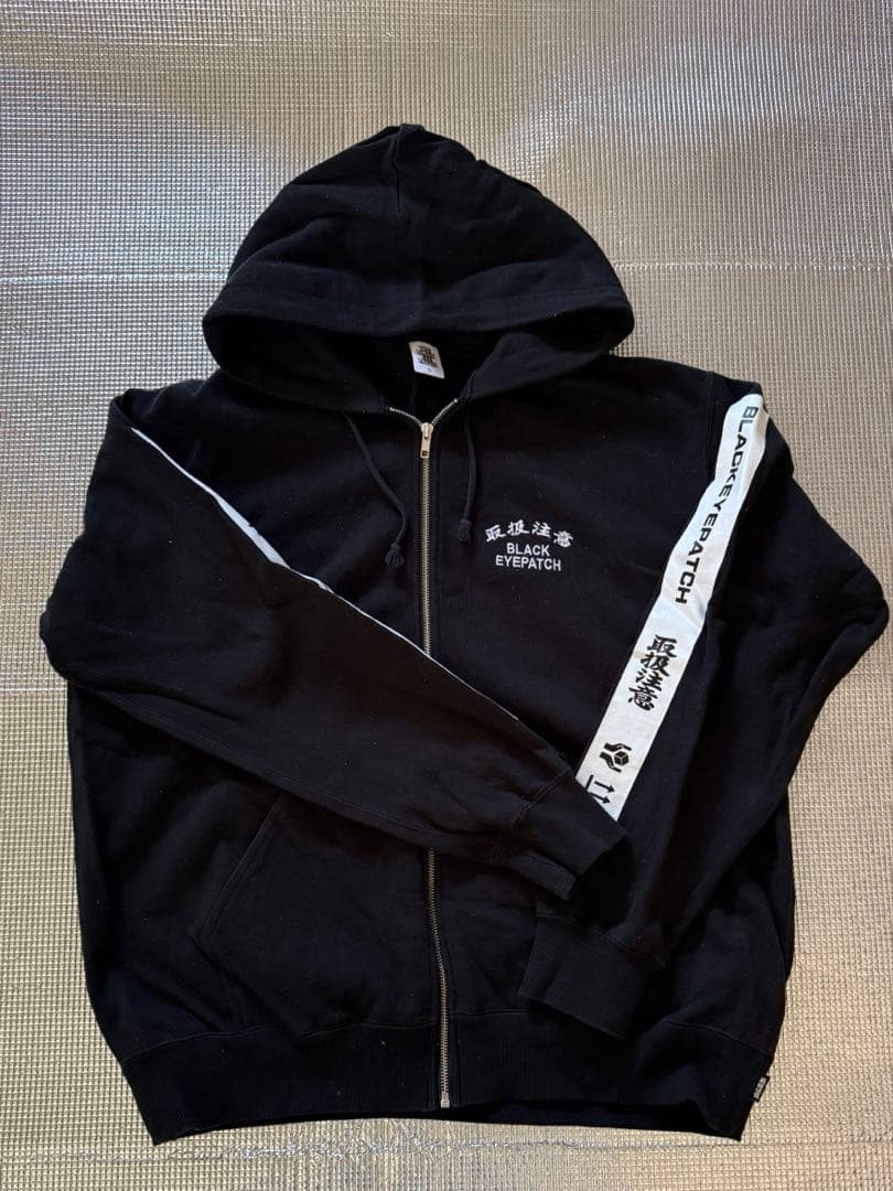 トップス BLACK EYEPATCH HWC TAPED ZIP HOODIE