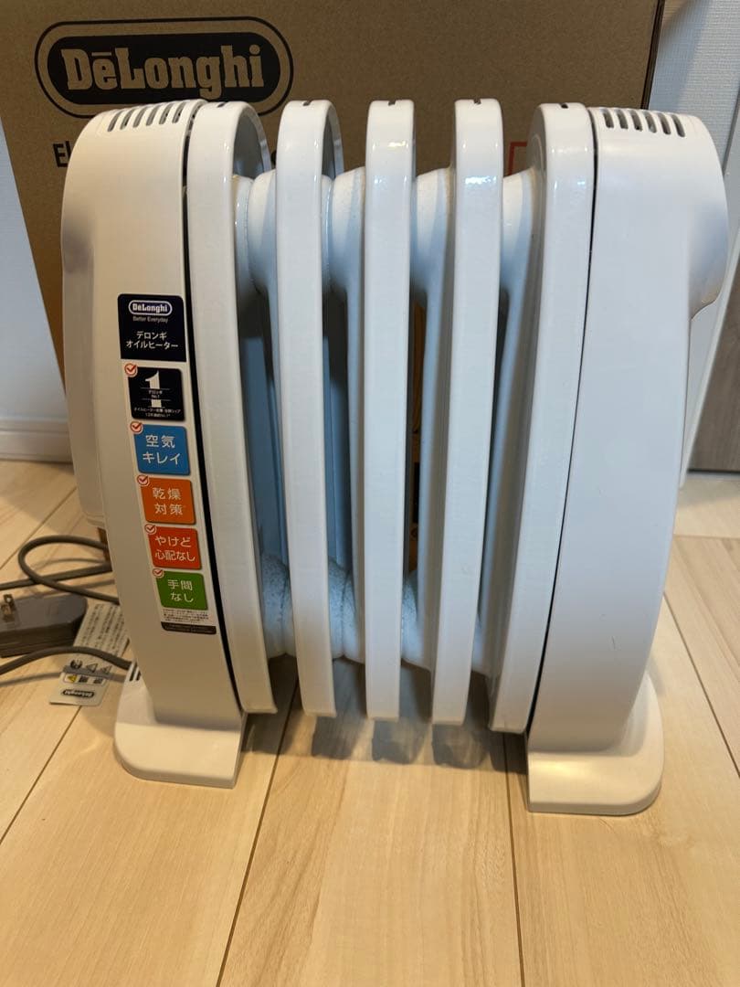 【美品】　DeLonghi デロンギ　ミニオイルヒーター　NJ0505E