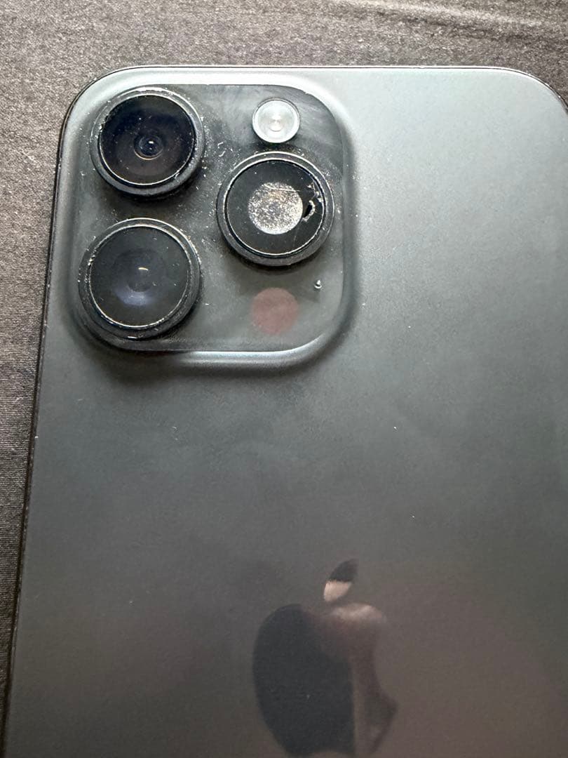 iPhone 15 pro max 256GB ブラックチタニウム　Apple