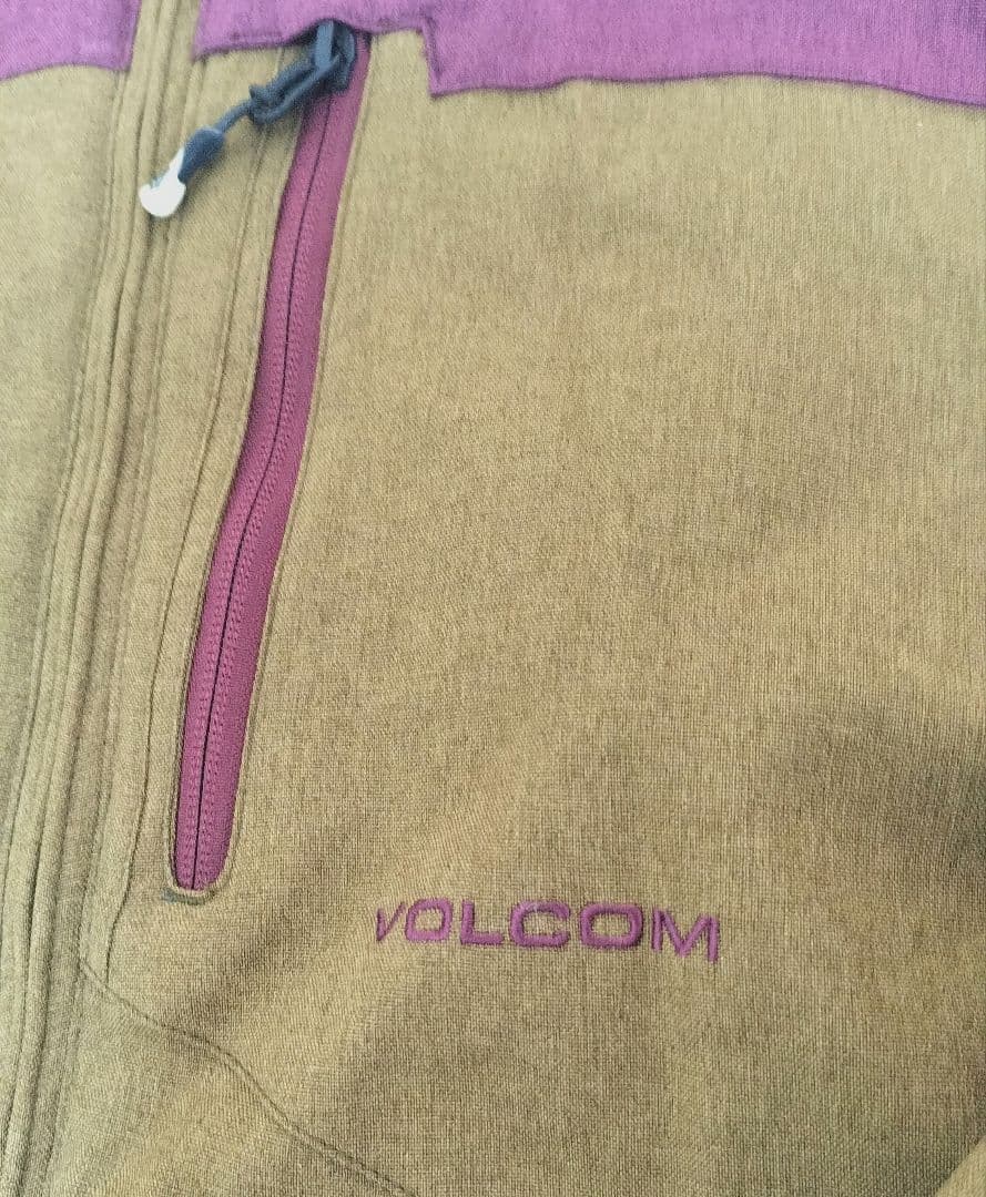 VOLCOM ボルコム 美品スノーボードウェア 上