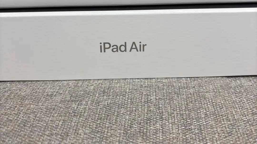 iPad Air 128GB +充電プラグ+コード