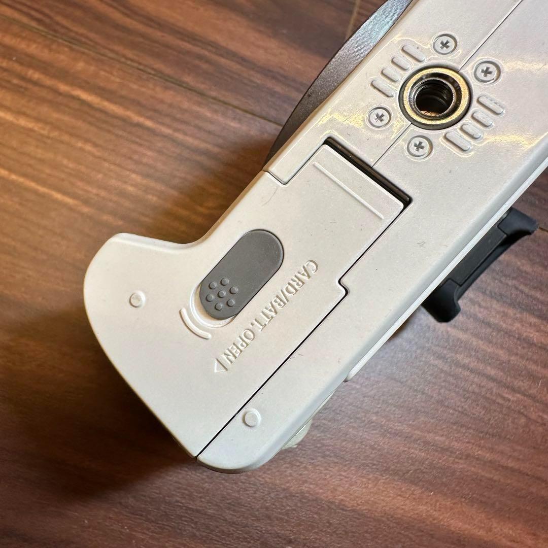 Canon EOS Kiss M 標準レンズキット 一眼レフカメ 0311